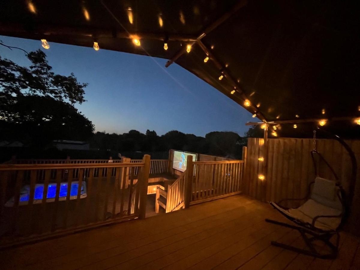 Aladdin Safari Tent Tenby Dış mekan fotoğraf