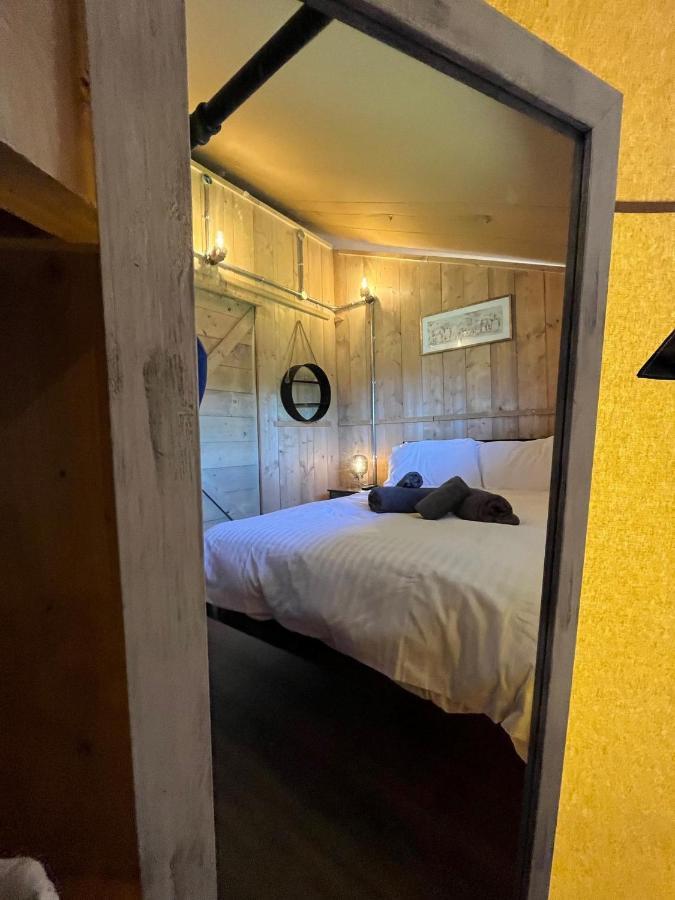 Aladdin Safari Tent Tenby Dış mekan fotoğraf